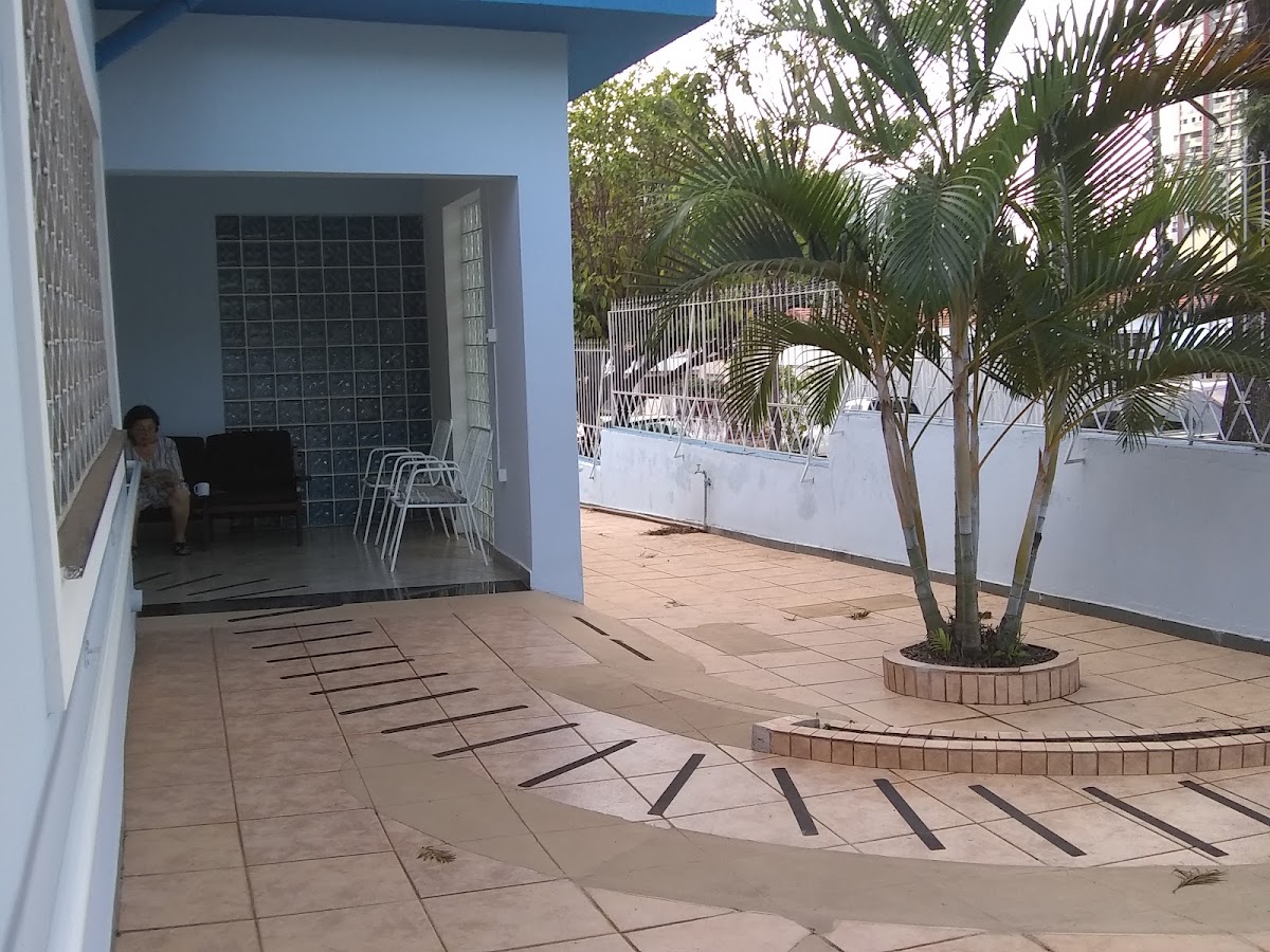 Modelo-Residência e Creche para Idosos