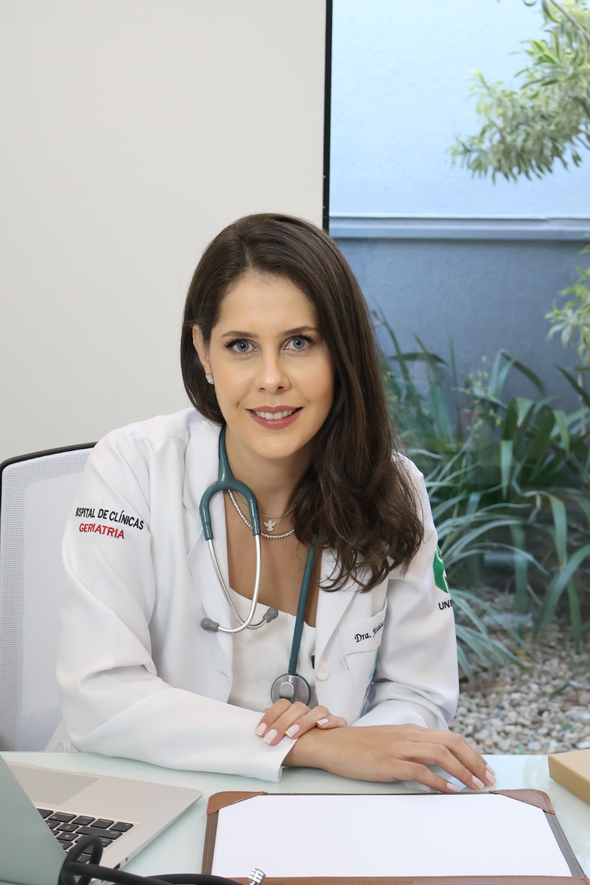Dra. Jéssica Valarini - Geriatra | Clinica Geral