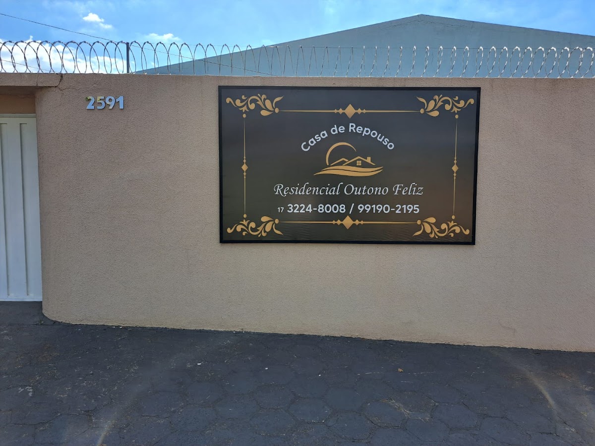 Casa De Repouso Residencial Outono Feliz